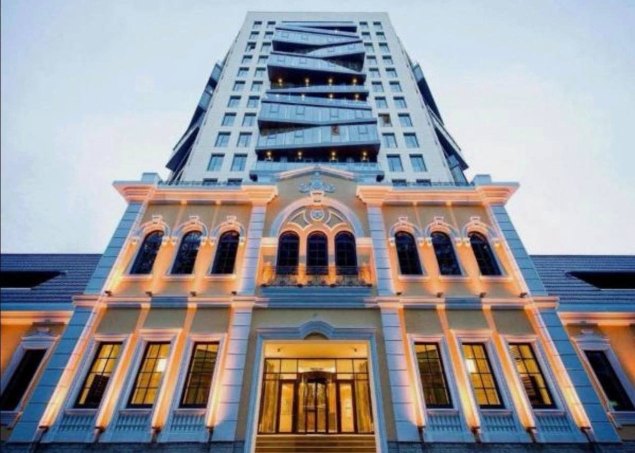 Apartament doua camere Crown Plaza 80m et 4